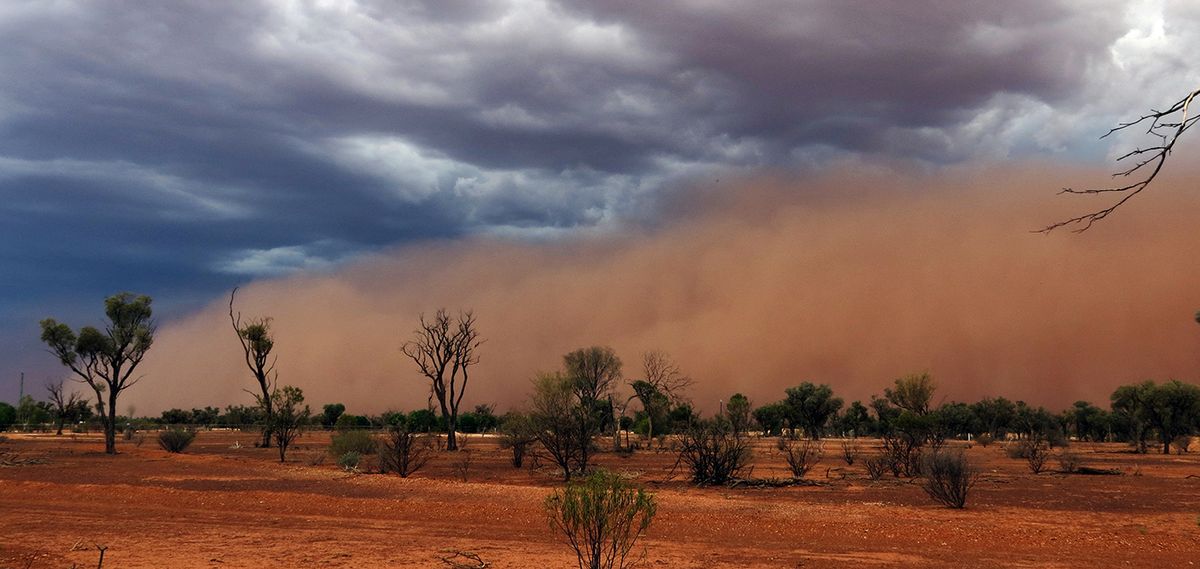 Dust storm Yowah