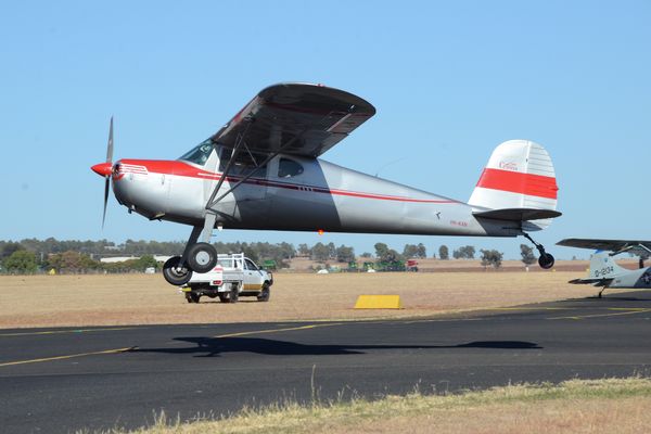 Vintage aircraft takes off at Dubbo