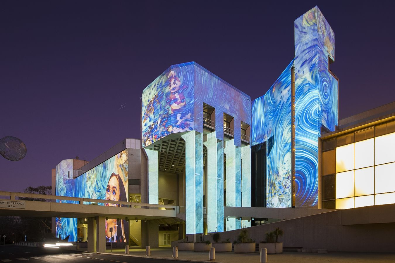 Club Ate Enlighten projection on the façade of the National Gallery of Australia