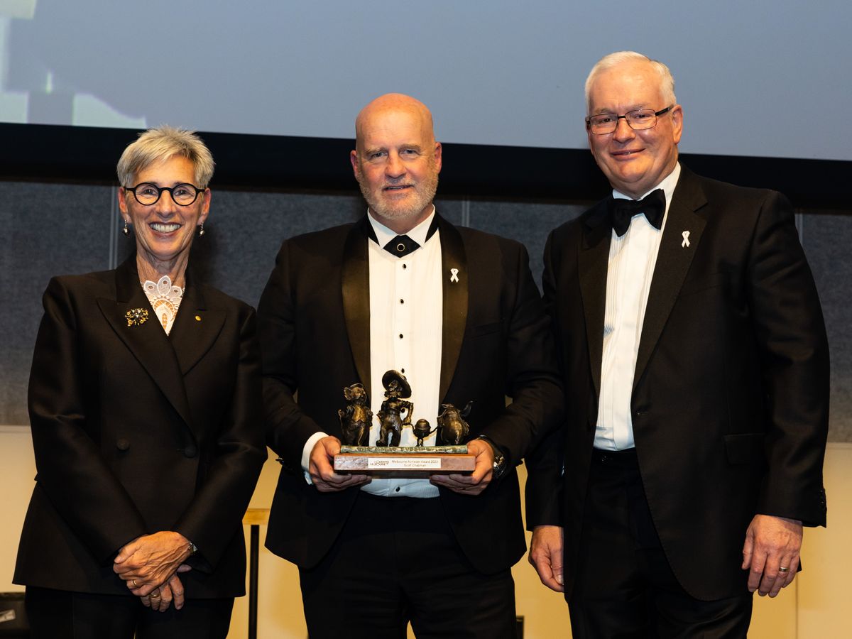 Scott Chapman receives the award.