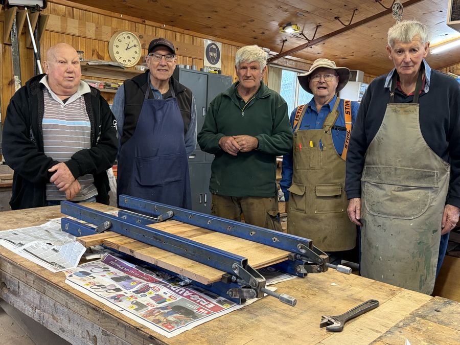 Dorset Men's Shed members.