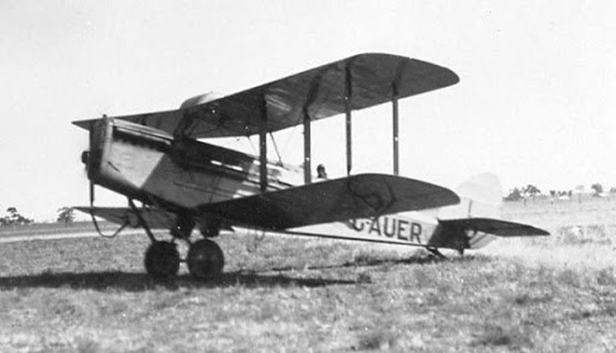 VH-UER 
