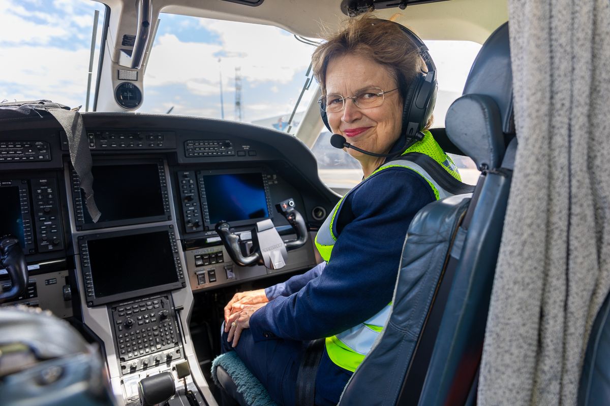 SA Governor at RFDS Adelaide Base