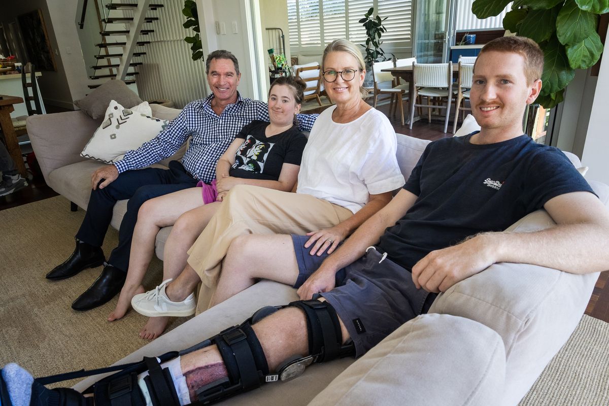 RFDS patient Louis Orr with family