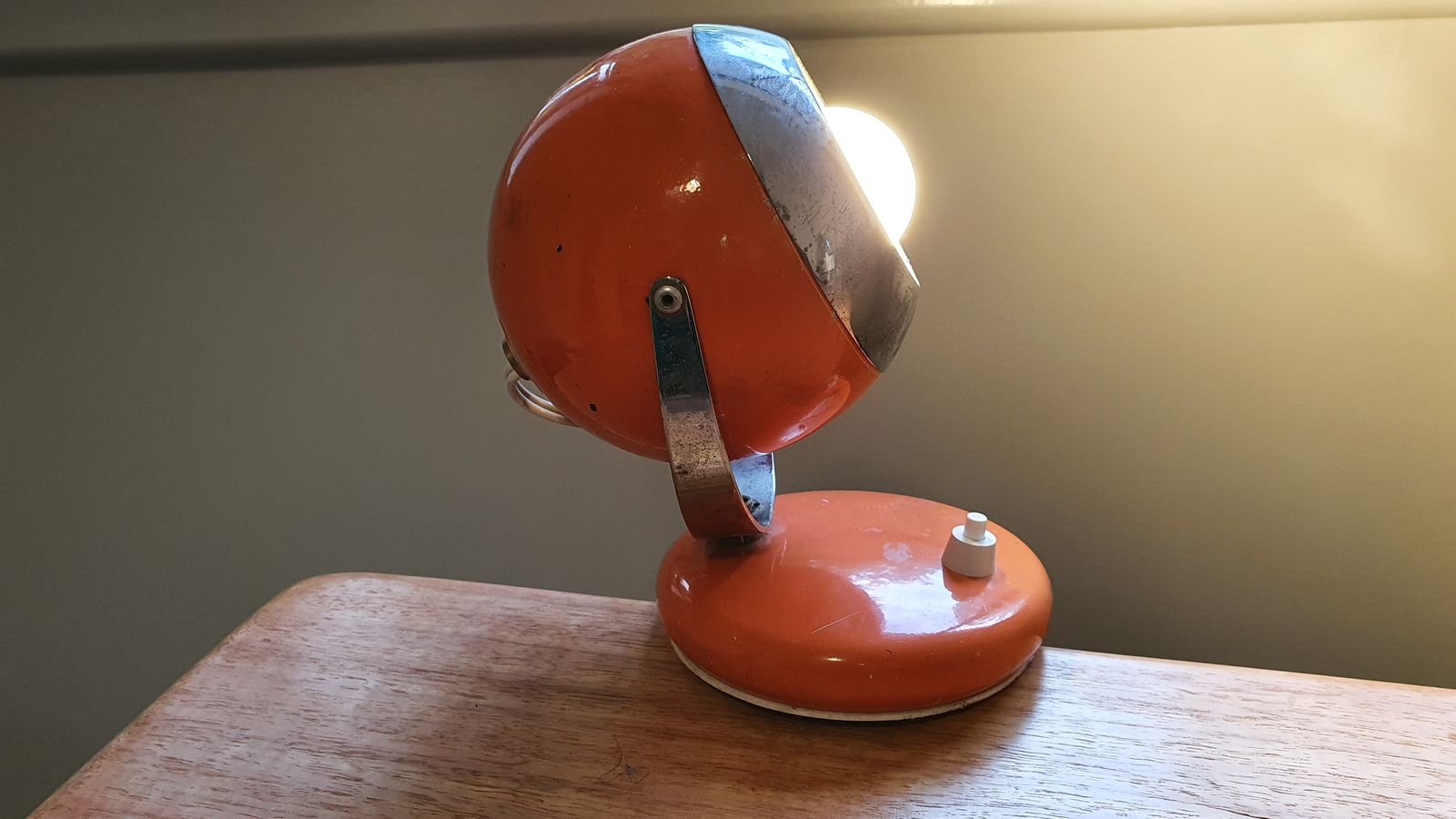 Retro deals orange lamp