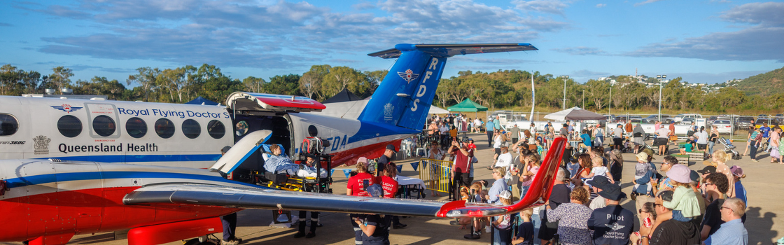 Crowd at Picnic with the Planes event