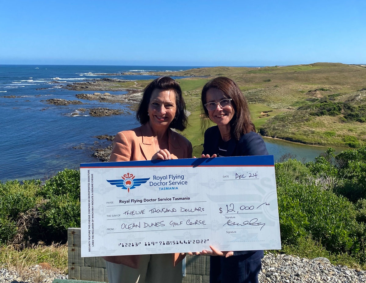 Nicole Henty and Caroline Wells at Ocean Dunes Golf Course