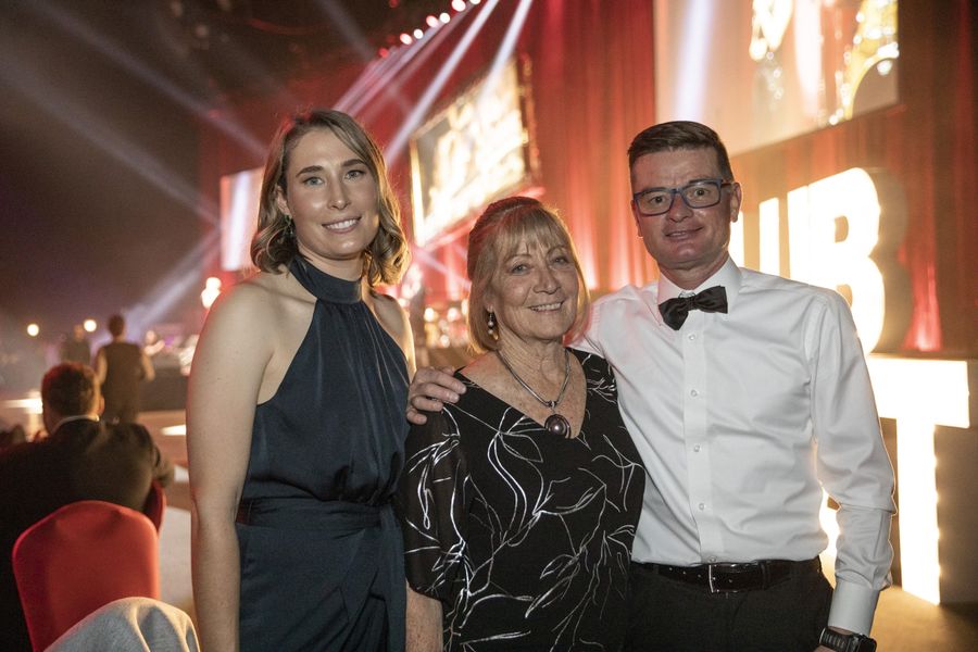 Shirley Mclean, Chris Green, Dr Jess Martyn at RFDS Central Operations' 'Wings For Life' Gala Event — Club Cabaret
