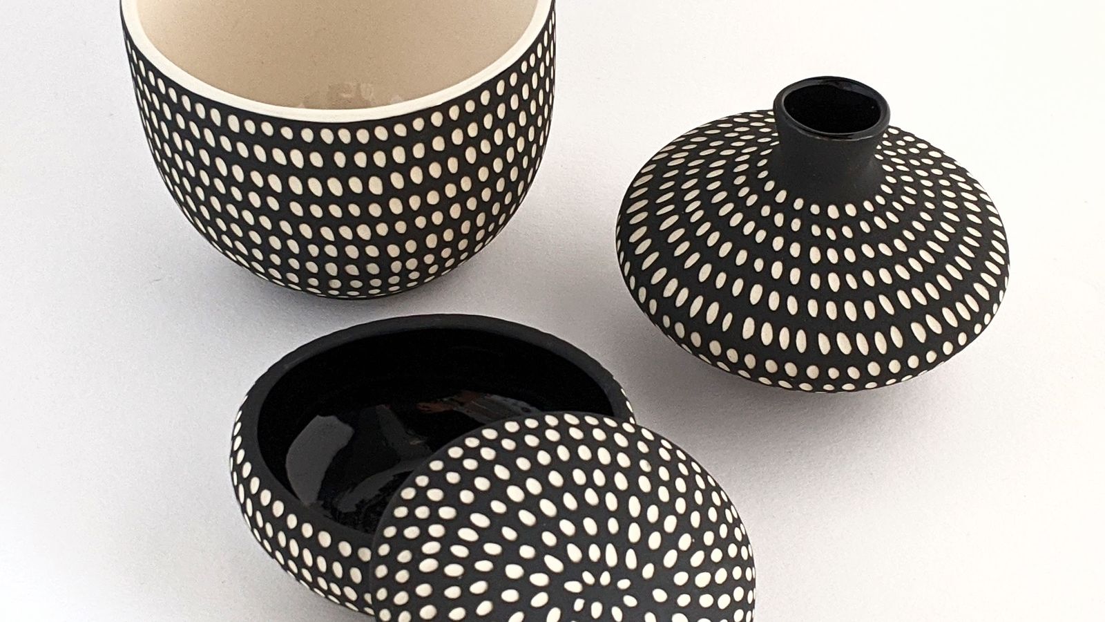 Sharon Muir, Ceramic Vessels, 2019. Photo: ADC