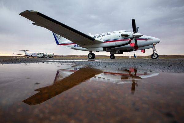 Plane Broken Hill