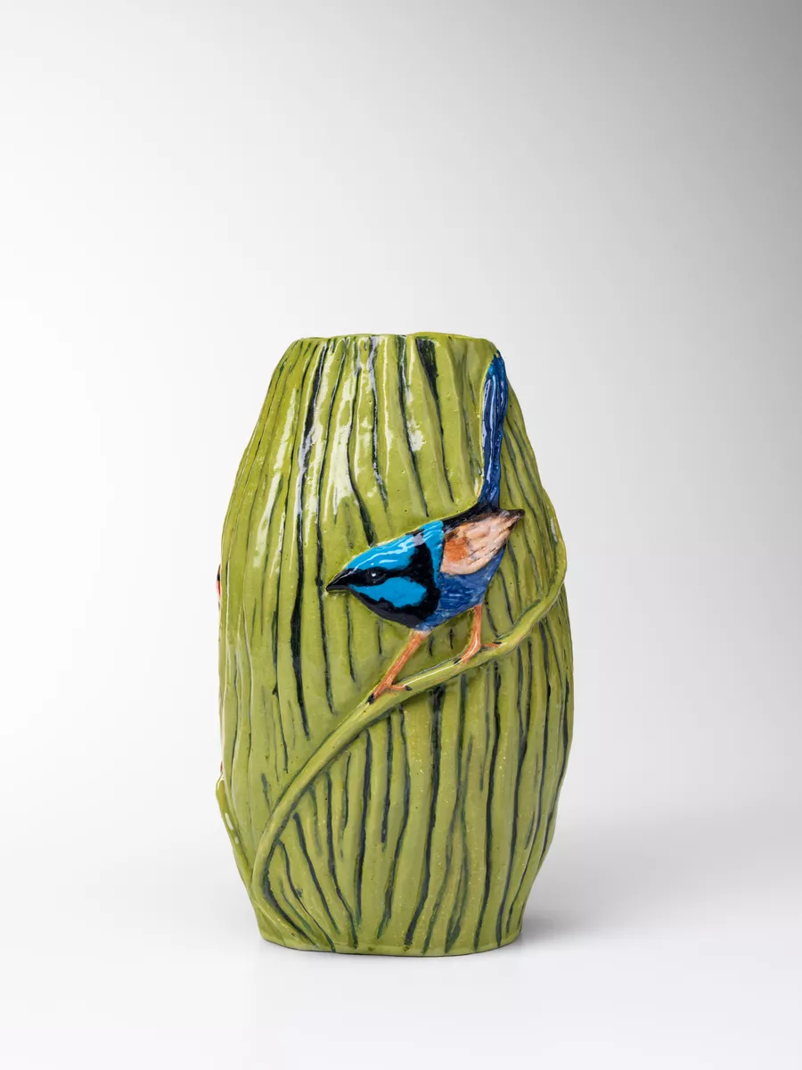 Christina Gollan, Kaurna/Boandik/Ngarrindjeri people, South Australia, born Adelaide 1967, The Superb Fairy Wren, 2021, Adelaide, stoneware, glaze, 25.0 x 46.0 cm © Christina Gollan