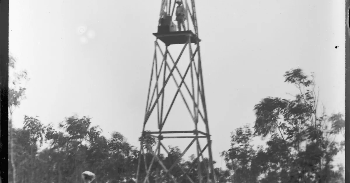 Emery Point light tower (1) - AGSA Collection