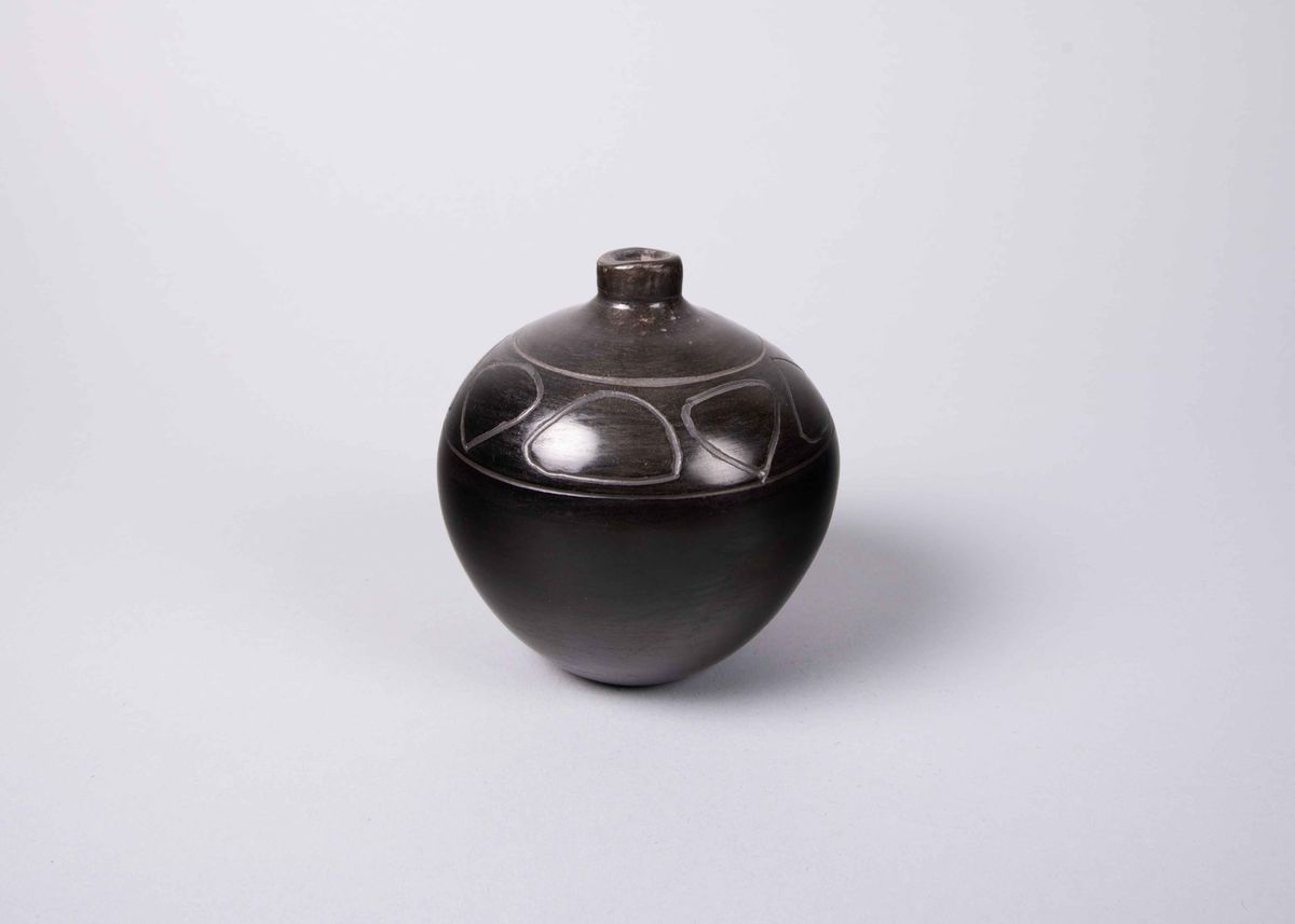 Image of Untitled ceramic pot