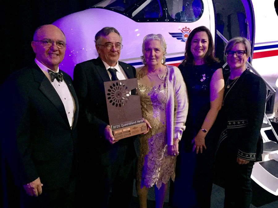 Scott Shorten with Premier Annastacia Palaszczuk