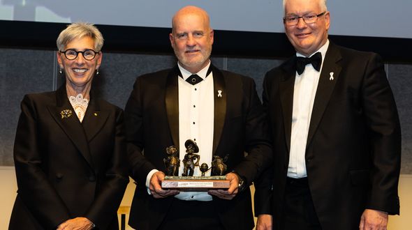 Chief Executive Scott Chapman receives Melbourne Achiever Award