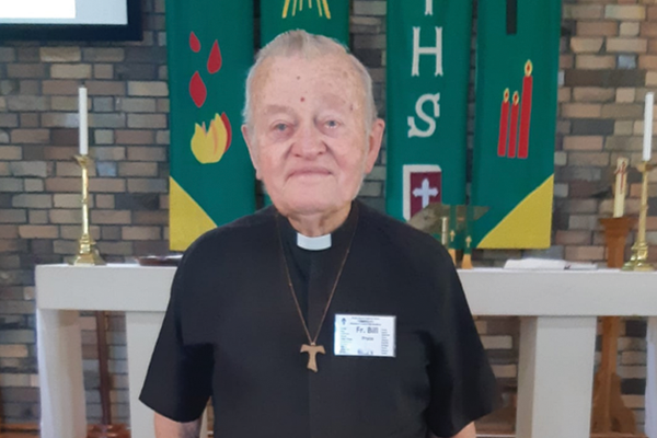 Reverend William Pryce has been a regular giver to the Flying Doctor for over 20 years.