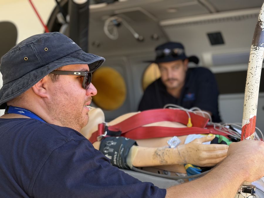 Recruit training with medical dummy 