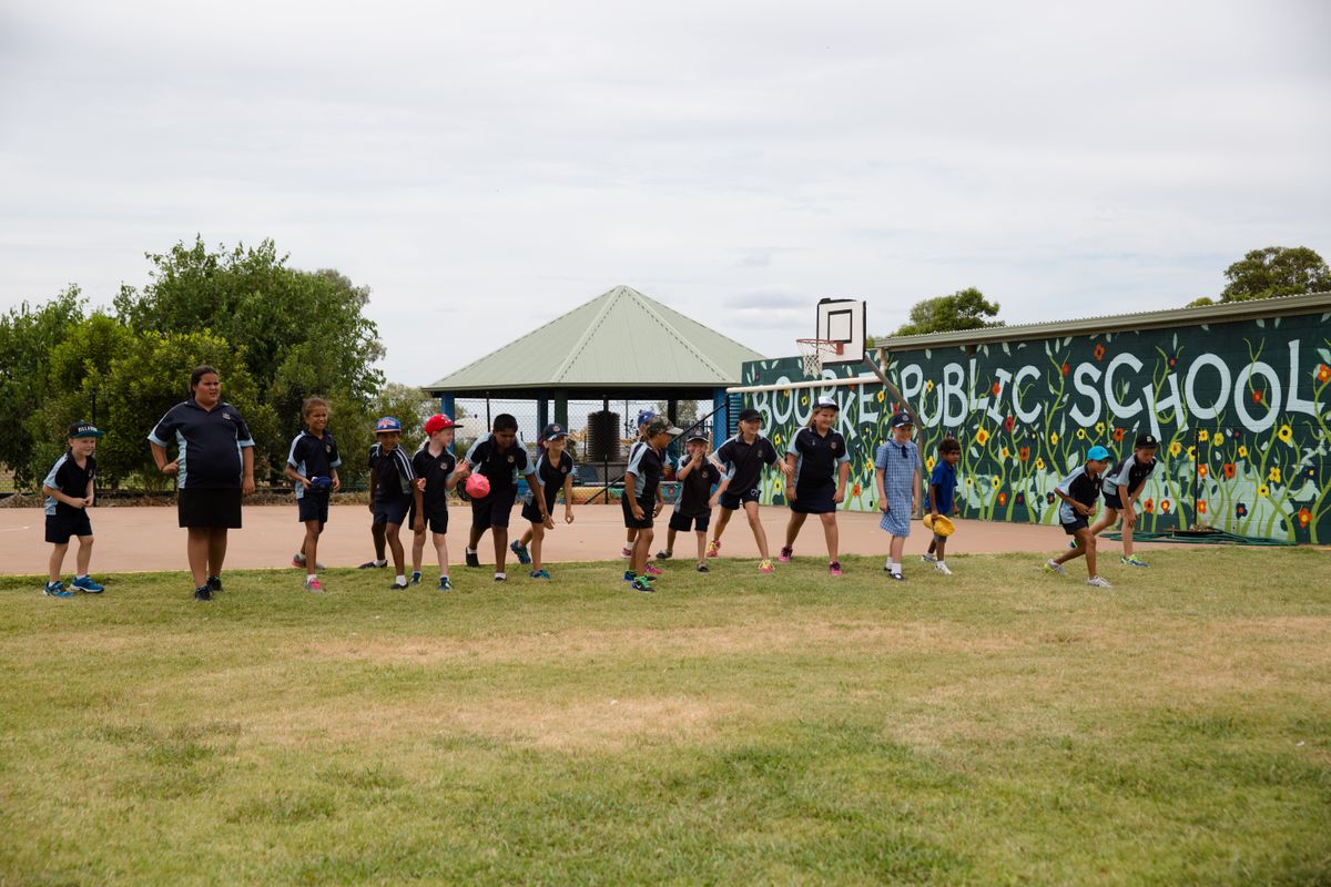 Video of our dental service at a school in Bourke
