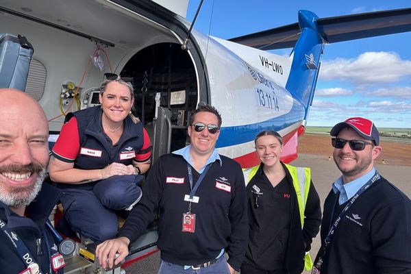 Dr Watson, Nurse Jess, Pilot Rob, Murdoch Uni Nurse Camille and a Pilot at Three Springs