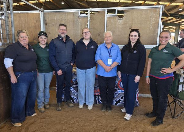 RFDS and sHedway staff at Dubbo Show